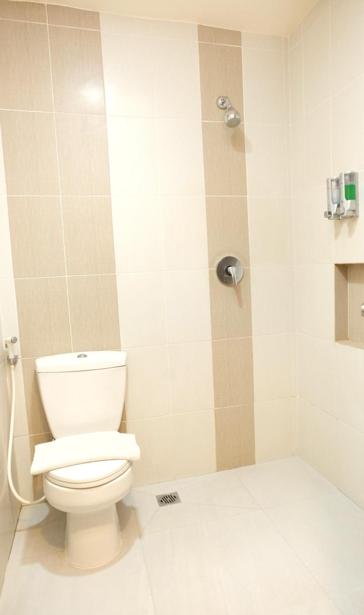 Halogen Hotel Airport Surabaya Sidoarjo Buitenkant foto