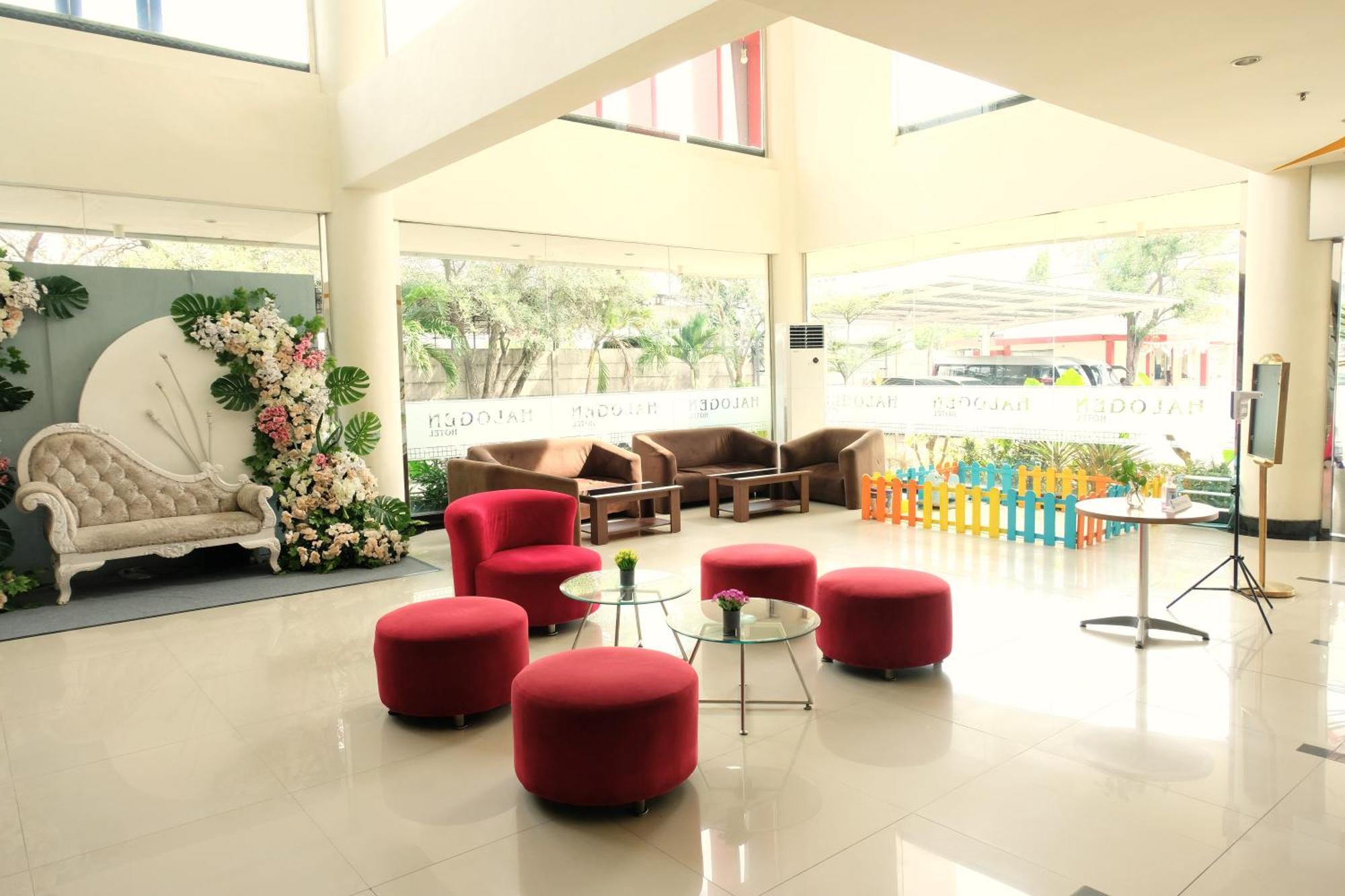 Halogen Hotel Airport Surabaya Sidoarjo Buitenkant foto