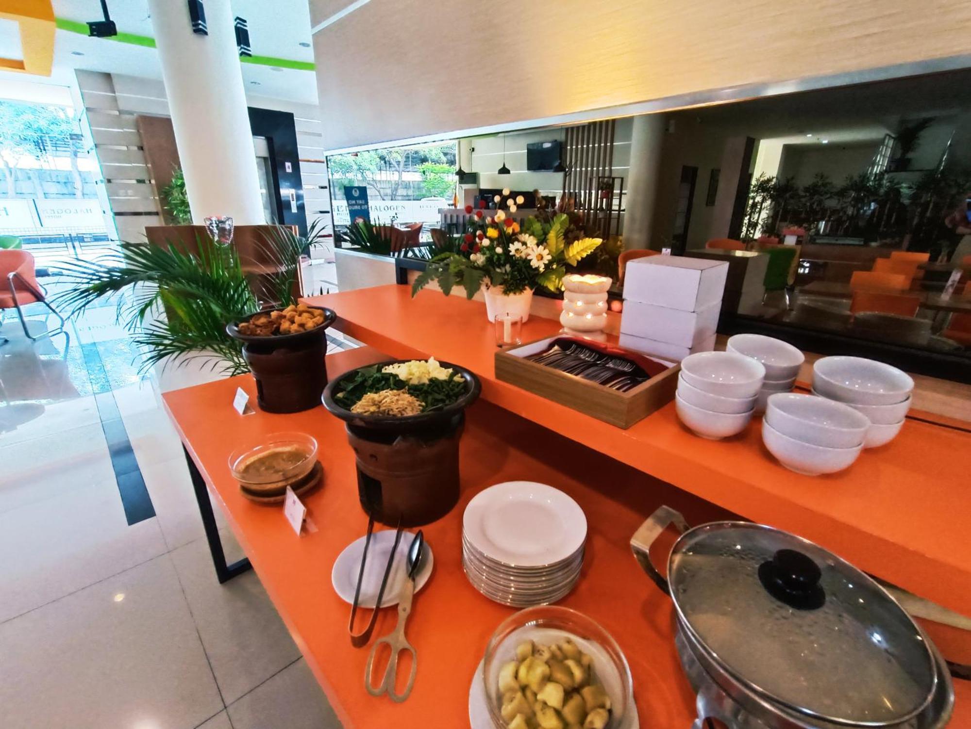 Halogen Hotel Airport Surabaya Sidoarjo Buitenkant foto