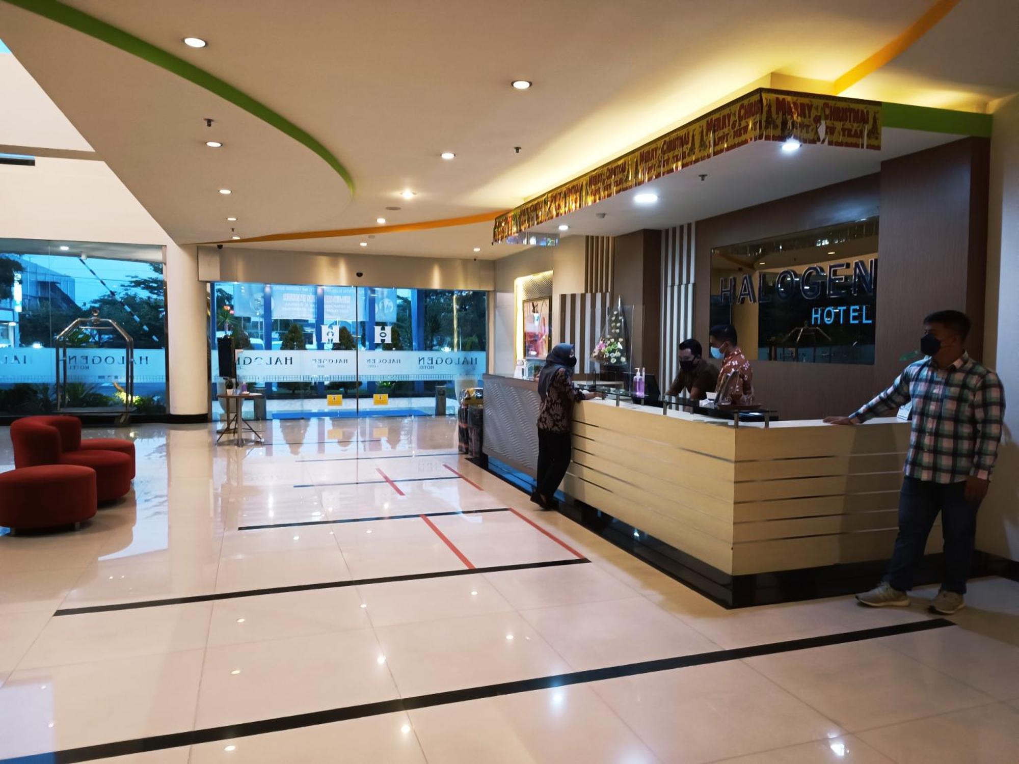Halogen Hotel Airport Surabaya Sidoarjo Buitenkant foto