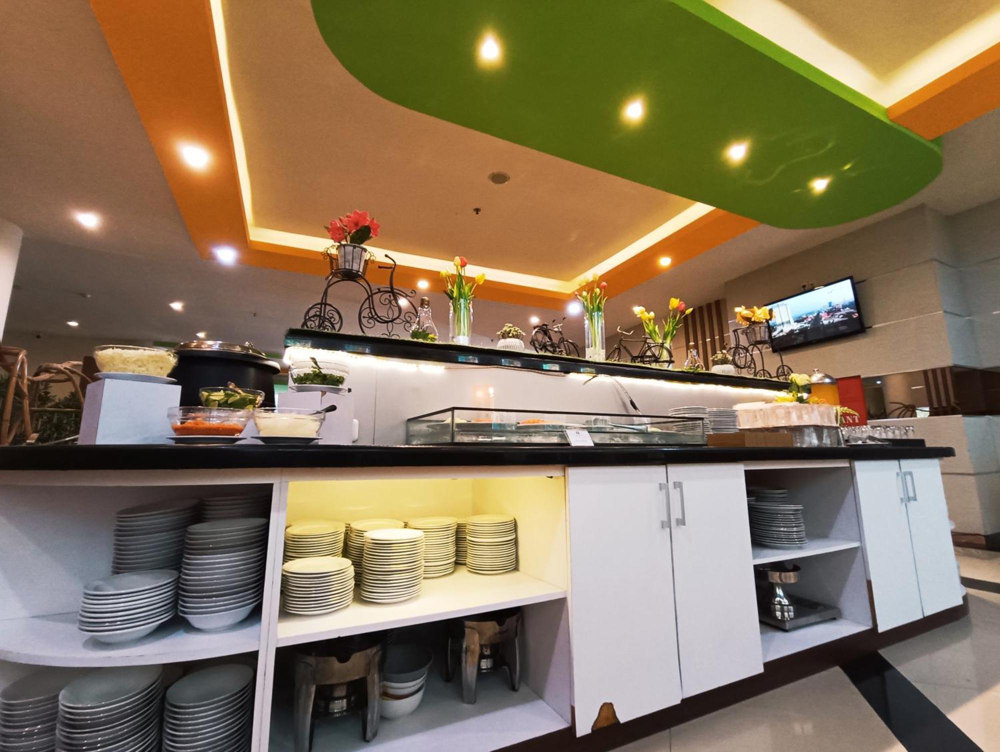 Halogen Hotel Airport Surabaya Sidoarjo Buitenkant foto