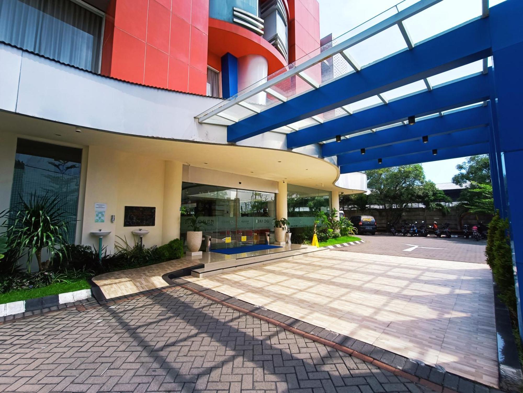 Halogen Hotel Airport Surabaya Sidoarjo Buitenkant foto