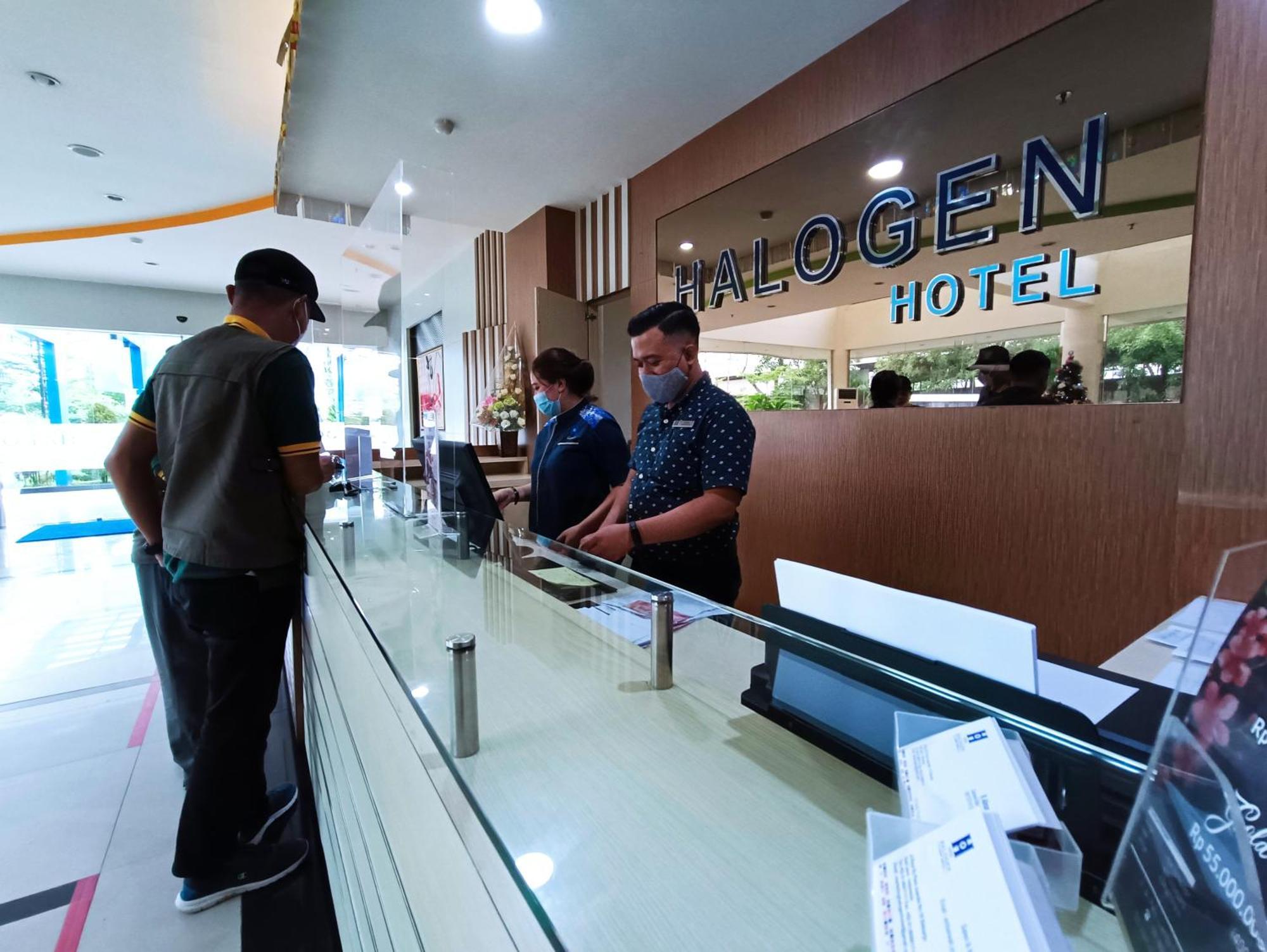 Halogen Hotel Airport Surabaya Sidoarjo Buitenkant foto