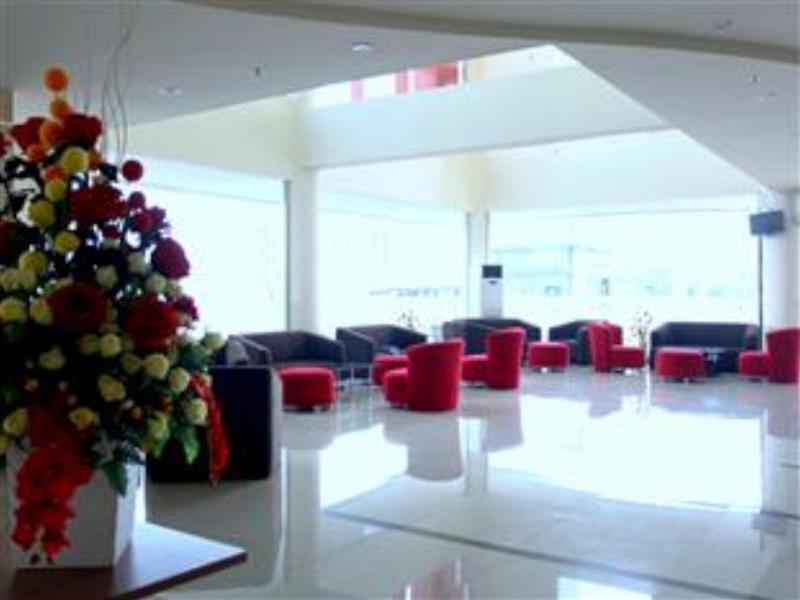 Halogen Hotel Airport Surabaya Sidoarjo Buitenkant foto